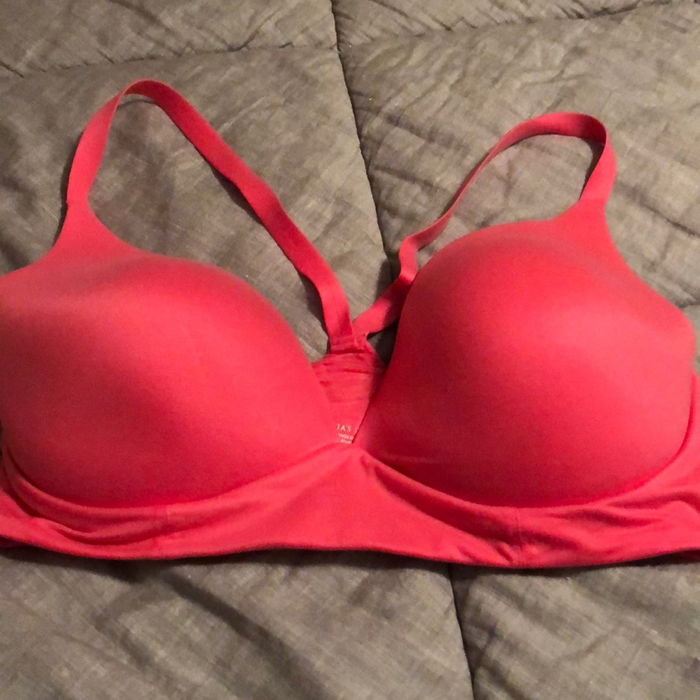 Victoria Secret unwired Bra.